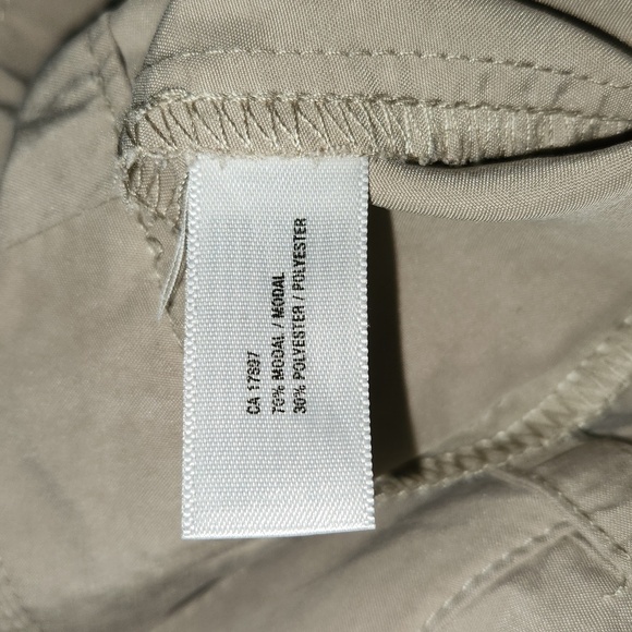 GAP khaki cargo shorts - Picture 7 of 7